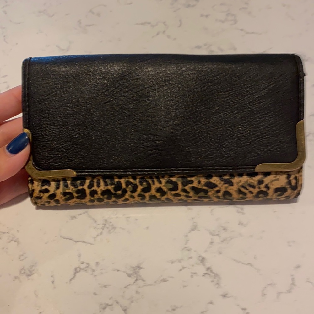 Black/cheetah Wallet